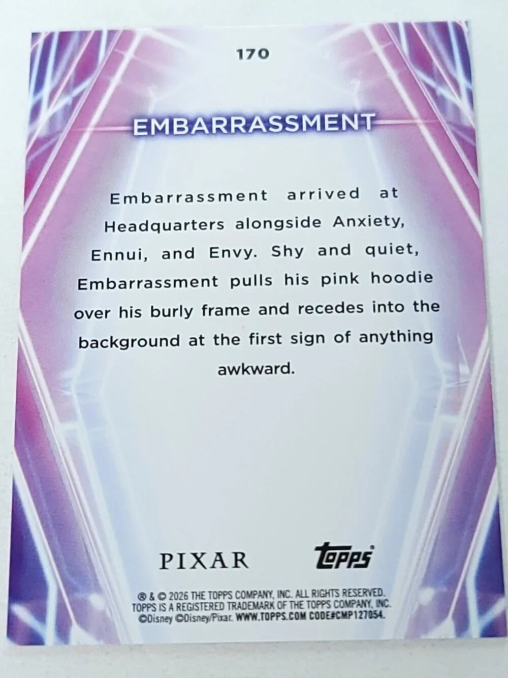 Embarrassment Topps 2026 Disney Neon Gold Holo Parallel Limited 35/50 - Picture 4 of 4